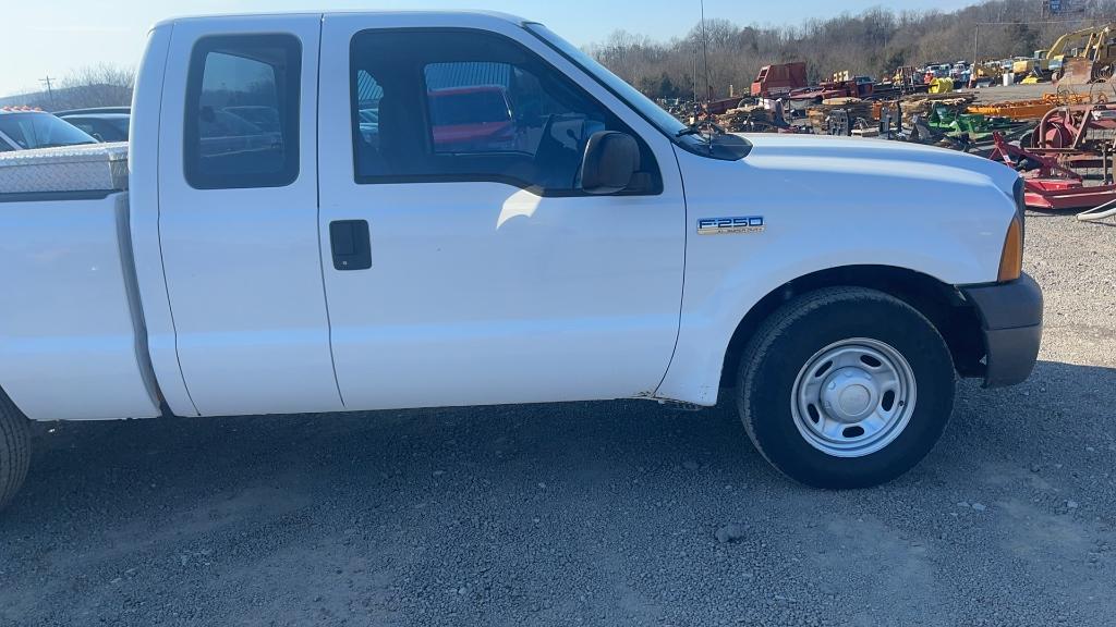 2006 FORD F-250 PICKUP TRUCK