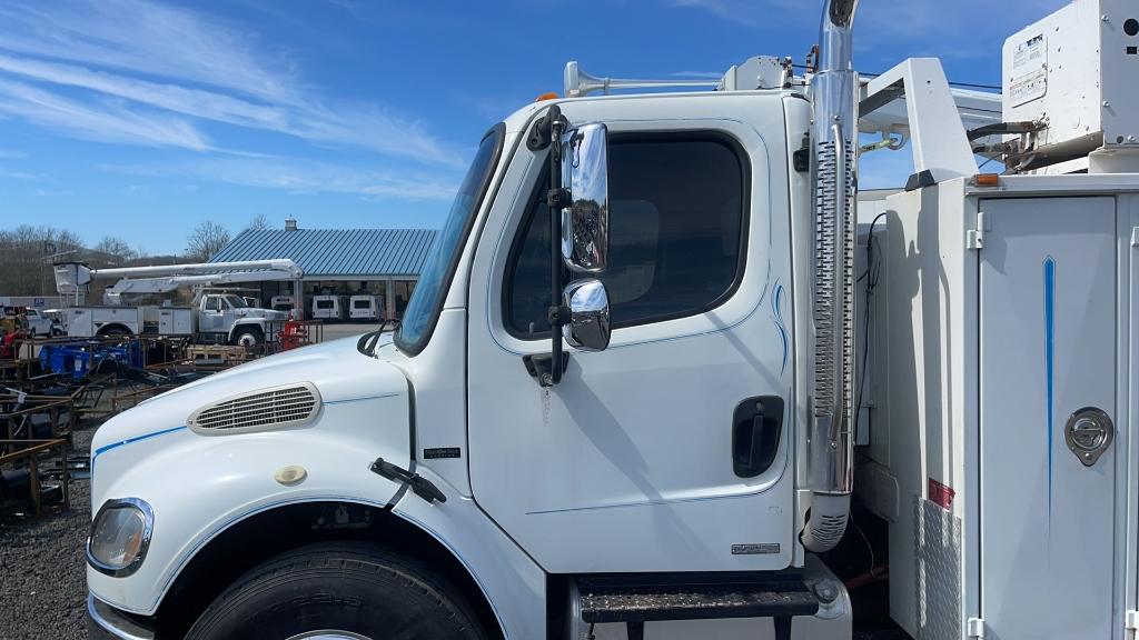 2007 FREIGHTLINER BUSINESS CLASS M2 SERVICE TRUCK