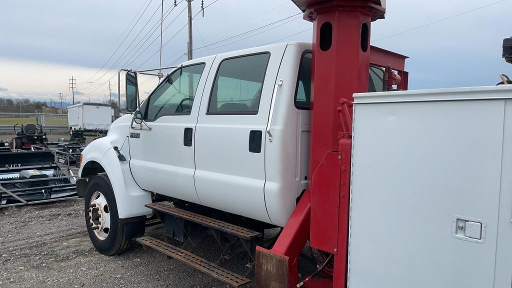 2000 FORD F-650 SERVICE TRUCK