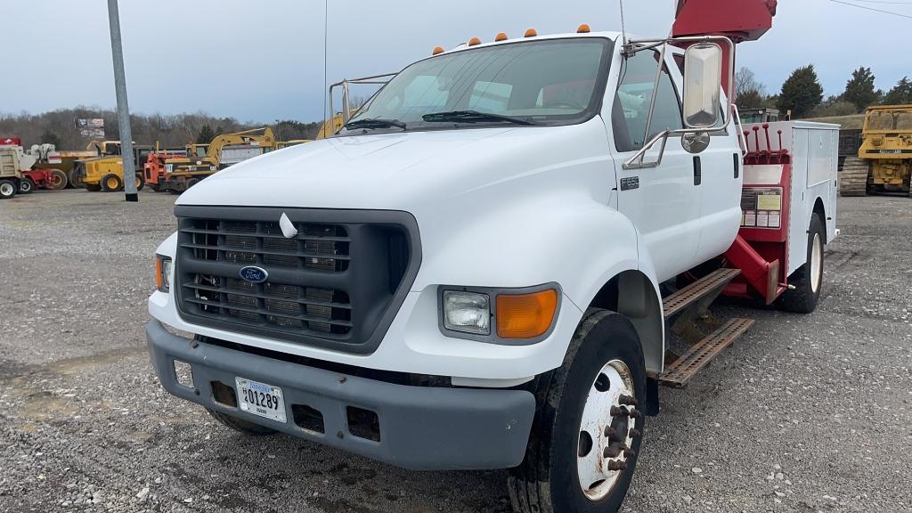 2000 FORD F-650 SERVICE TRUCK