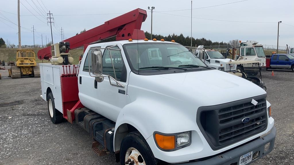 2000 FORD F-650 SERVICE TRUCK