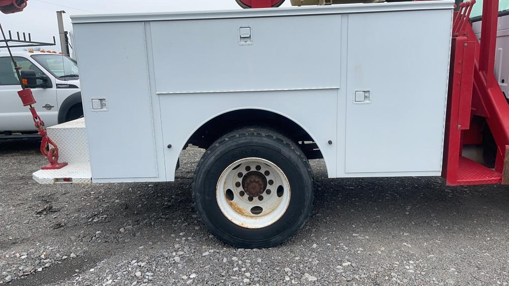 2000 FORD F-650 SERVICE TRUCK