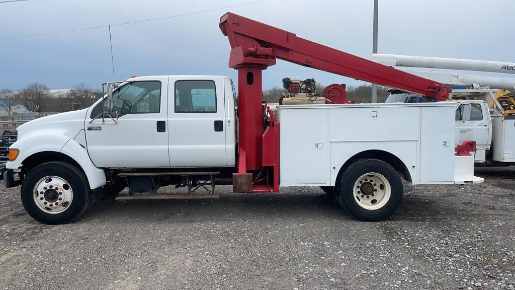 2000 FORD F-650 SERVICE TRUCK