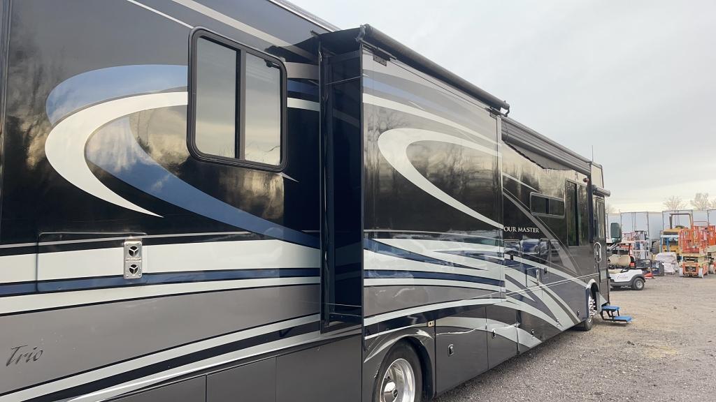 2008 GULF STREAM TOUR MASTER 42' MOTOR HOME