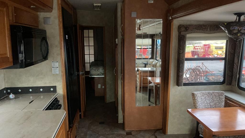 2008 GULF STREAM TOUR MASTER 42' MOTOR HOME