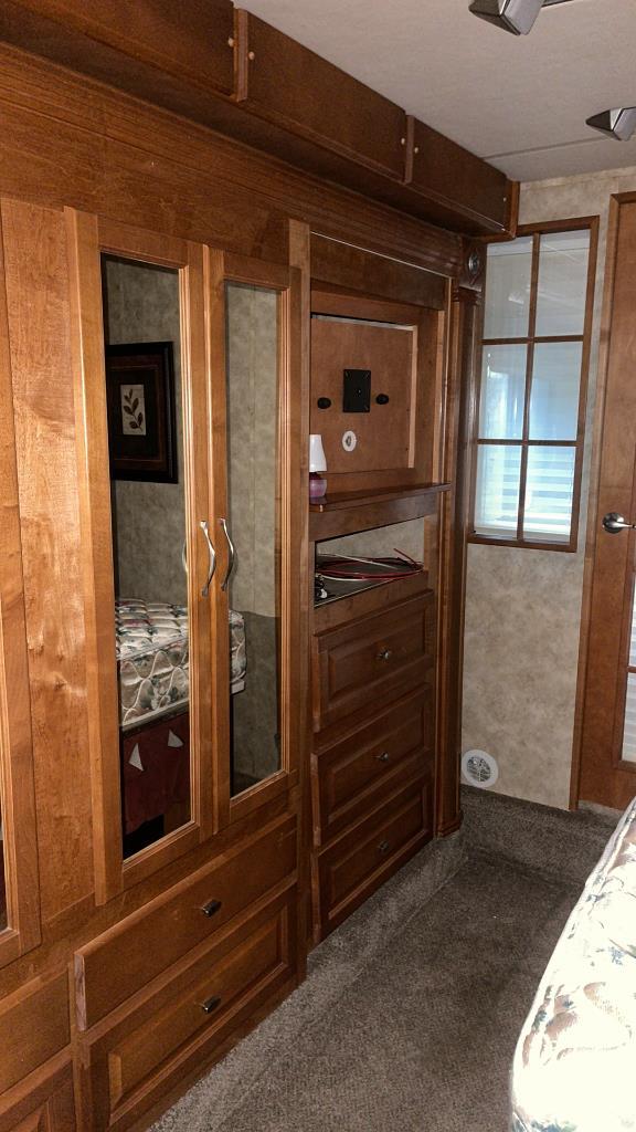 2008 GULF STREAM TOUR MASTER 42' MOTOR HOME