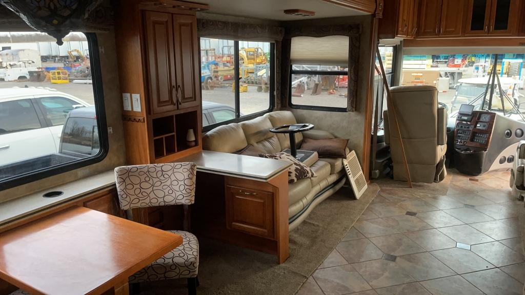 2008 GULF STREAM TOUR MASTER 42' MOTOR HOME