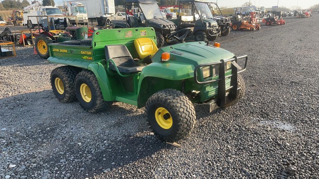 JOHN DEERE 6X4 GATOR