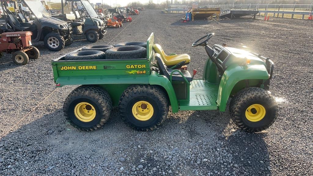 JOHN DEERE 6X4 GATOR