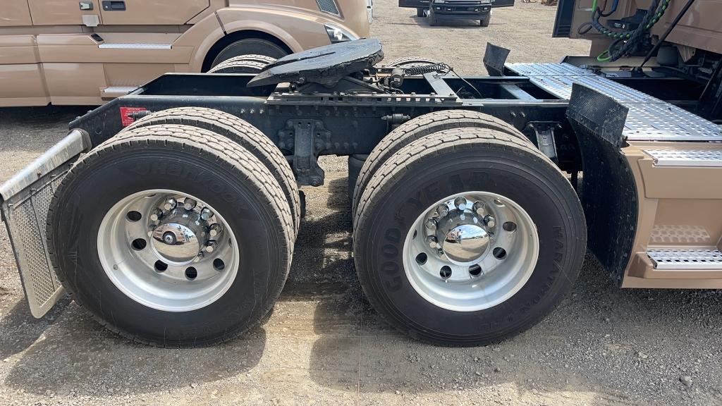 2018 VOLVO VNL64T670 TANDEM AXLE ROAD TRACTOR