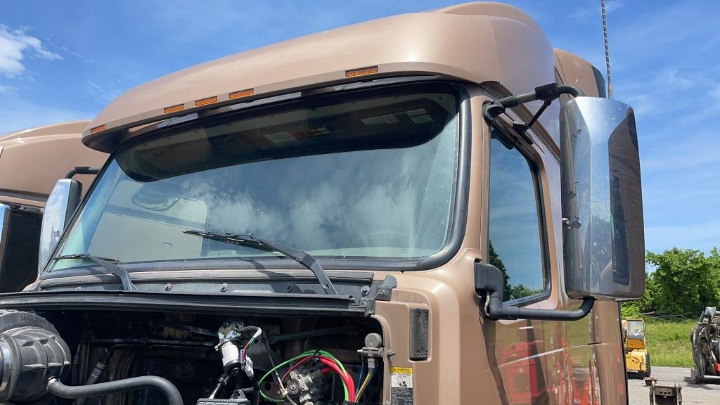 2018 VOLVO VNL64T670 TANDEM AXLE ROAD TRACTOR