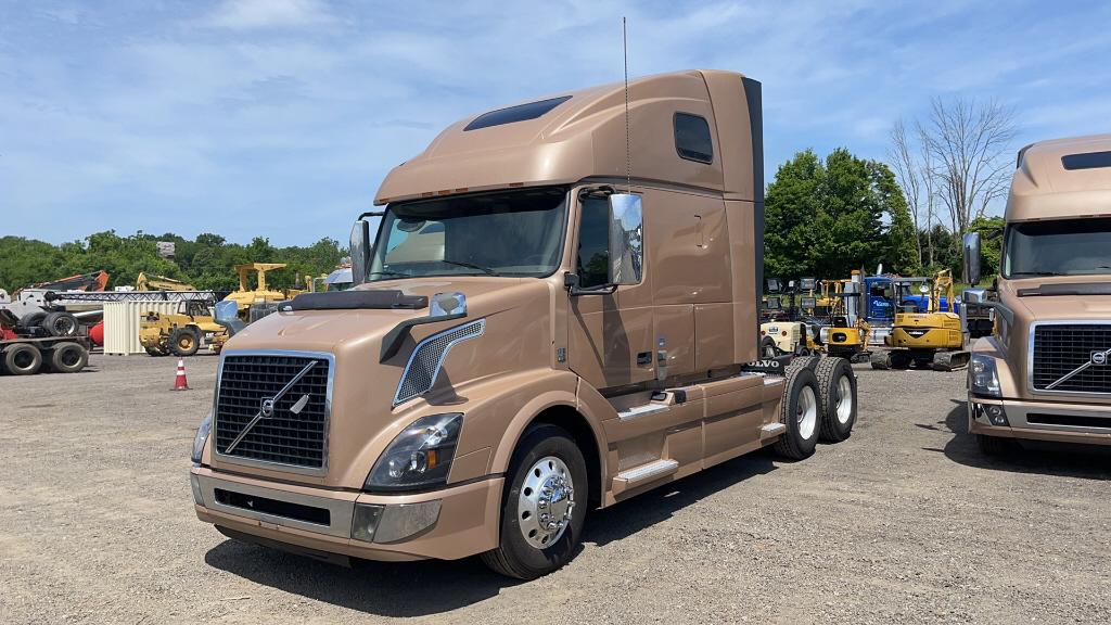 2018 VOLVO VNL64T670 TANDEM AXLE ROAD TRACTOR