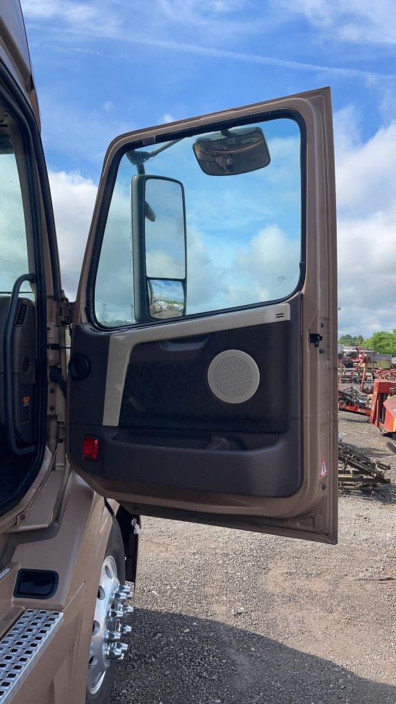 2018 VOLVO VNL64T670 TANDEM AXLE ROAD TRACTOR