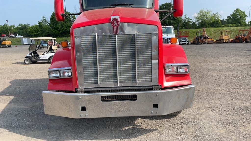 2008 KENWORTH T800 TANDEM AXLE SLEEPER SEMI TRUCK