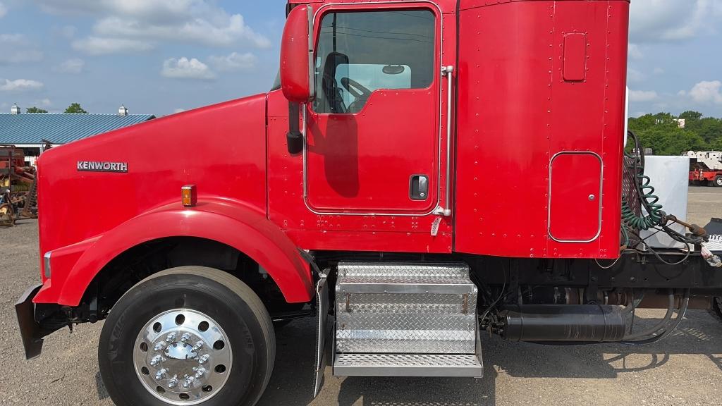 2008 KENWORTH T800 TANDEM AXLE SLEEPER SEMI TRUCK