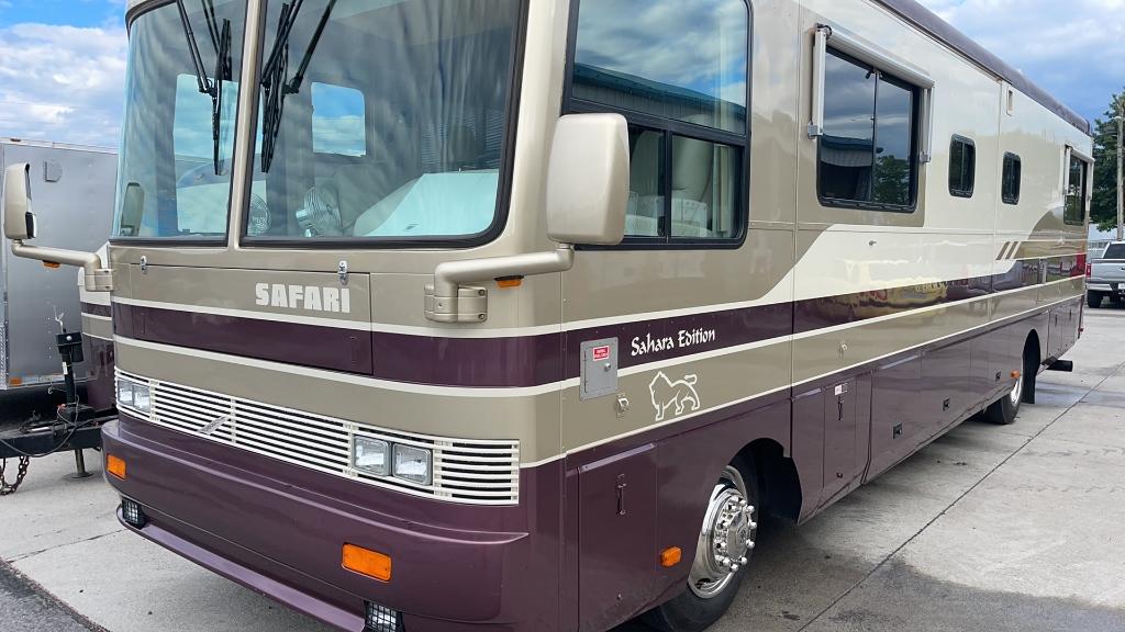 1998 SAFARI SAHARA EDITION 38' MOTOR COACH