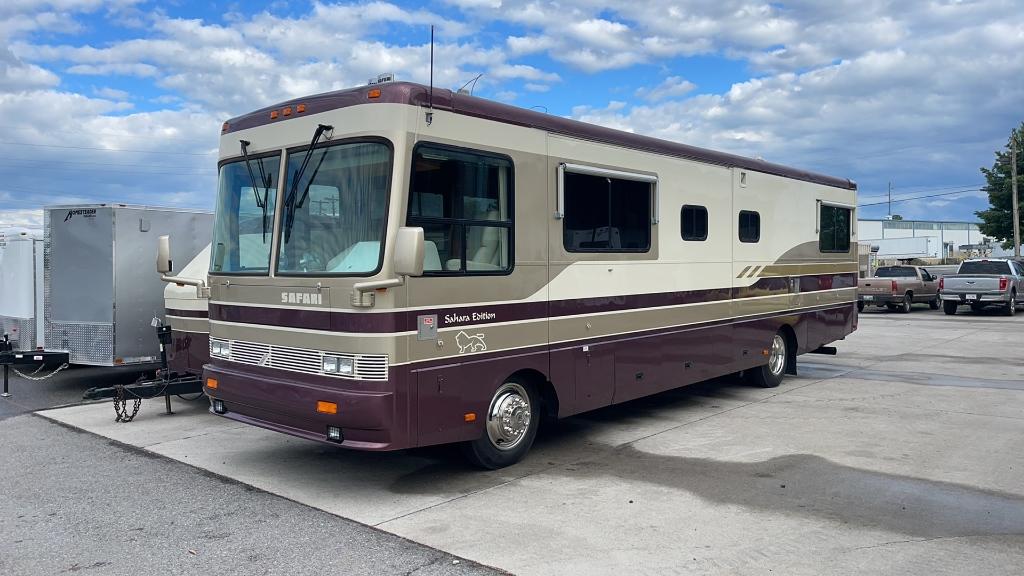 1998 SAFARI SAHARA EDITION 38' MOTOR COACH