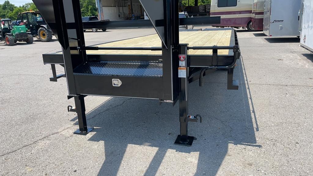 2022 DELTA 25' DUAL TANDEM GOOSENECK TRAILER