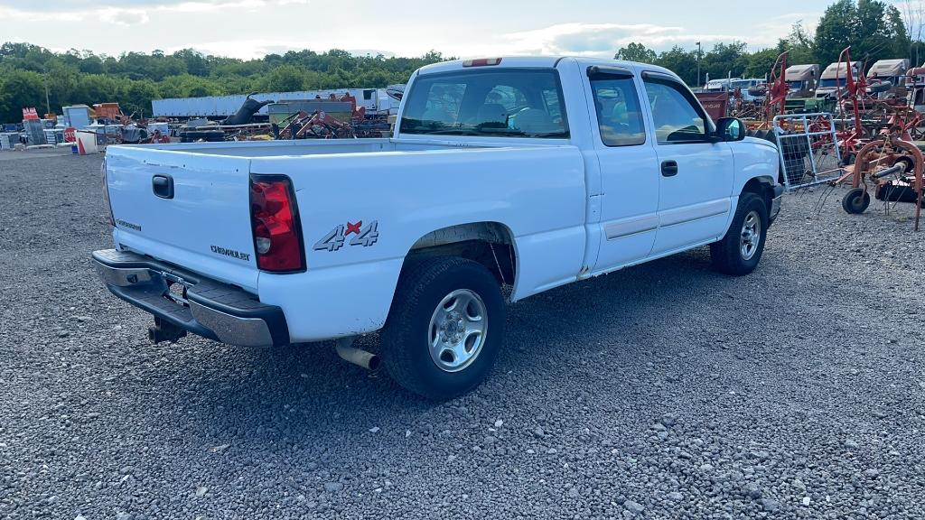 2004 CHEVROLET 1500 PICKUP TRUCK