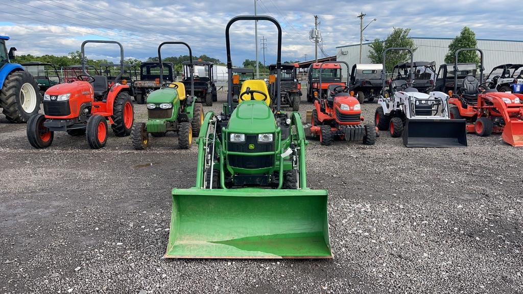 JOHN DEERE 1025R TRACTOR