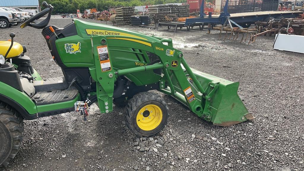 JOHN DEERE 1025R TRACTOR