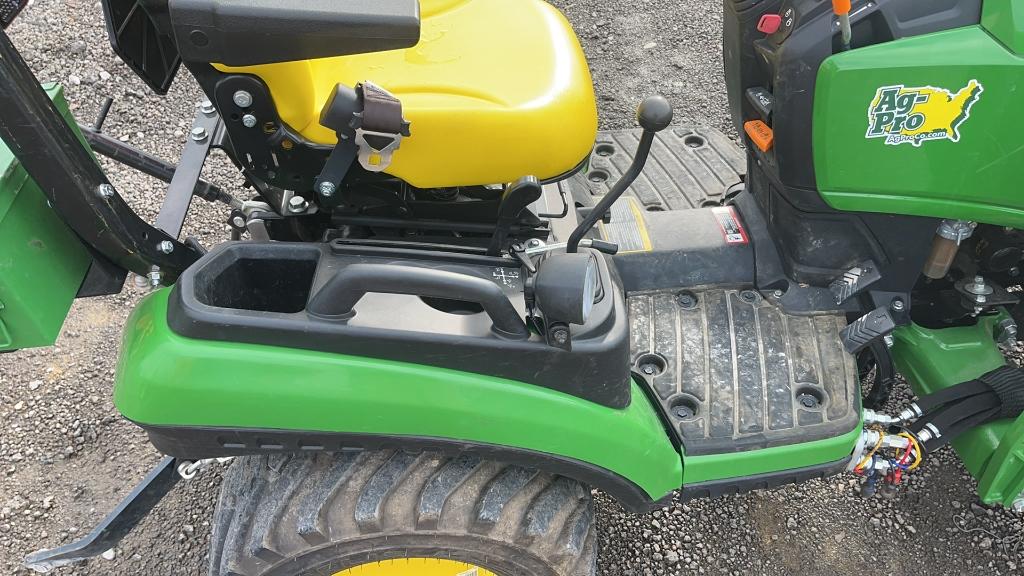 JOHN DEERE 1025R TRACTOR