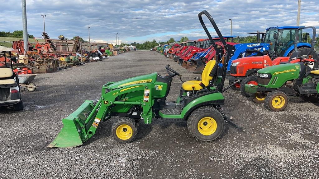 JOHN DEERE 1025R TRACTOR