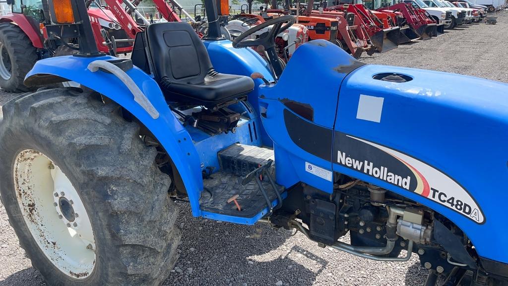 NEW HOLLAND TC48DA TRACTOR