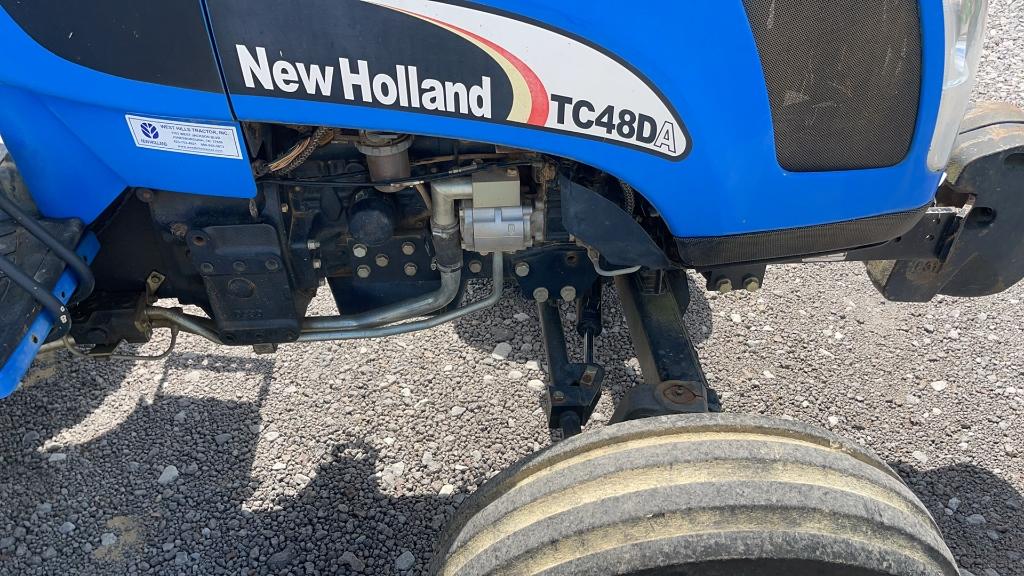 NEW HOLLAND TC48DA TRACTOR