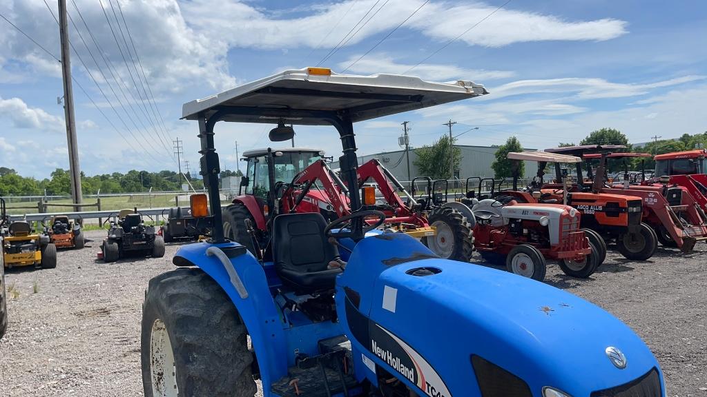 NEW HOLLAND TC48DA TRACTOR