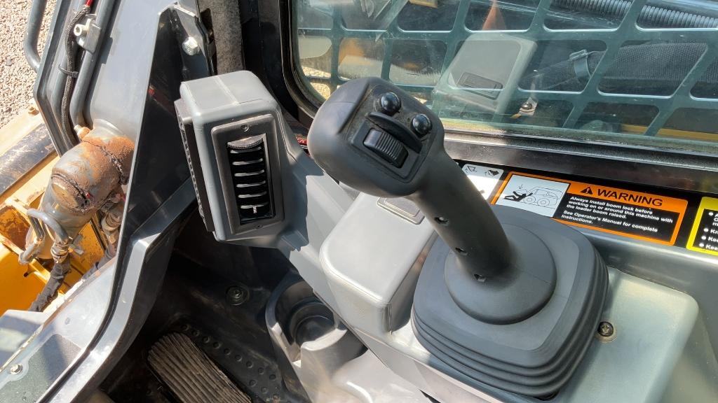 2019 DEERE 325G SKID STEER