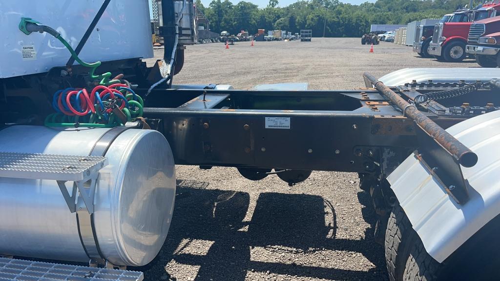 2012 CAT CT660 TANDEM AXLE ROAD TRACTOR