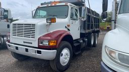 2000 INTERNATIONAL 4900 TANDEM AXLE DUMP TRUCK