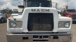 1988 MACK R688ST TANDEM DUMP TRUCK