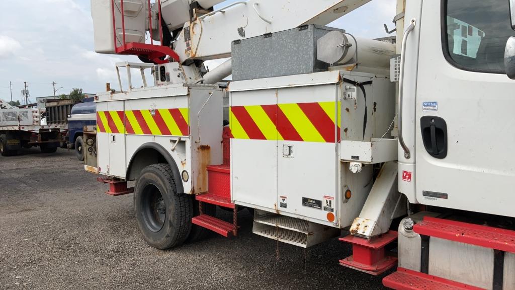 2007 FREIGHTLINER BUSINESS CLASS M2 BUCKET TRUCK