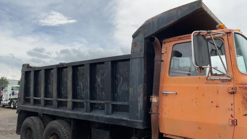 1976 FORD 9000 TANDEM AXLE DUMP TRUCK