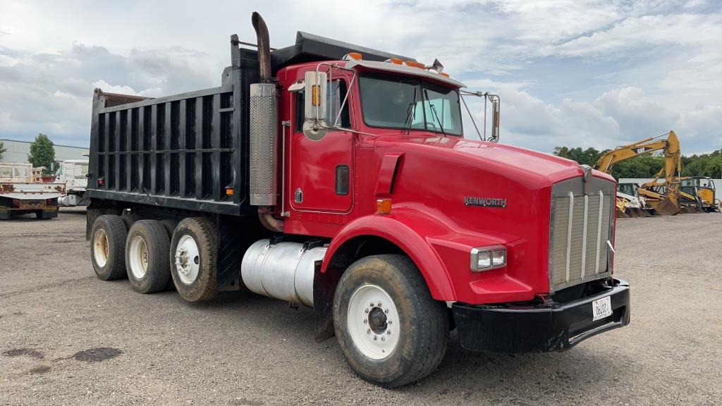 1989 KENWORTH T800 TRI-AXLE DUMP TRUCK