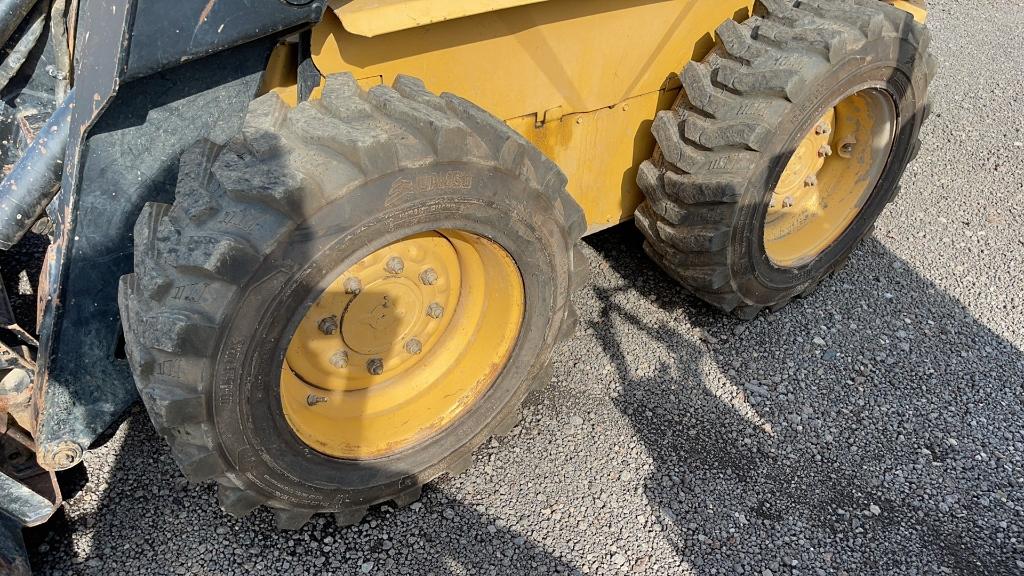 NEW HOLLAND L565 SKID STEER