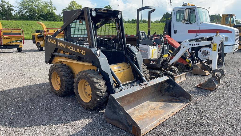 NEW HOLLAND L565 SKID STEER