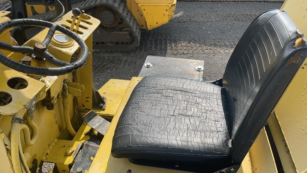 SWINGER 100 ARTICULATED WHEEL LOADER