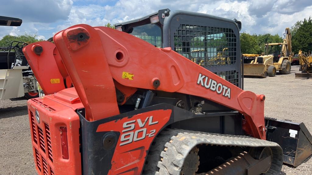 KUBOTA SVL 90-2 TRACK SKID STEER