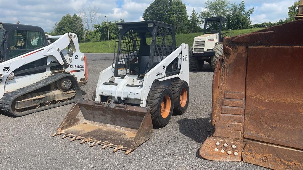 BOBCAT 753 SKID STEER