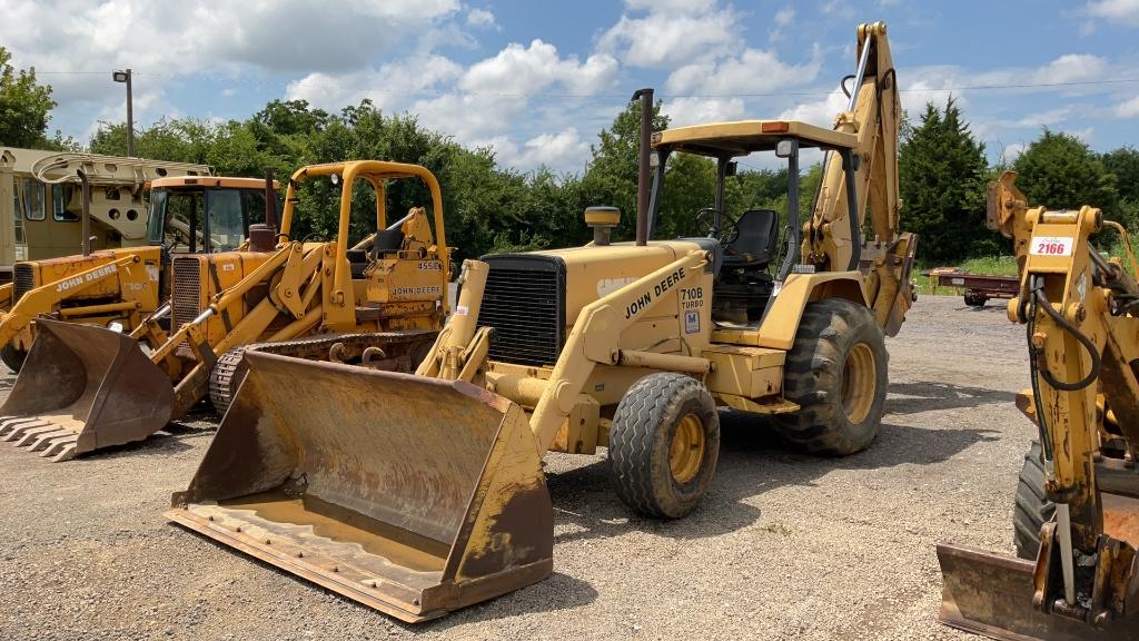 JOHN DEERE 710B LOADER/BACKHOE