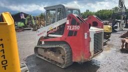 TAKEUCHI TL250 TRACK SKID STEER