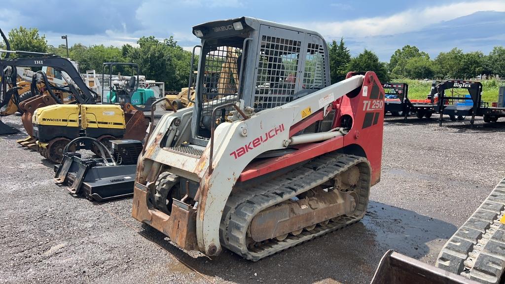 TAKEUCHI TL250 TRACK SKID STEER