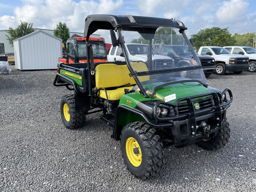 JOHN DEERE XUV 4X4 GATOR 825I