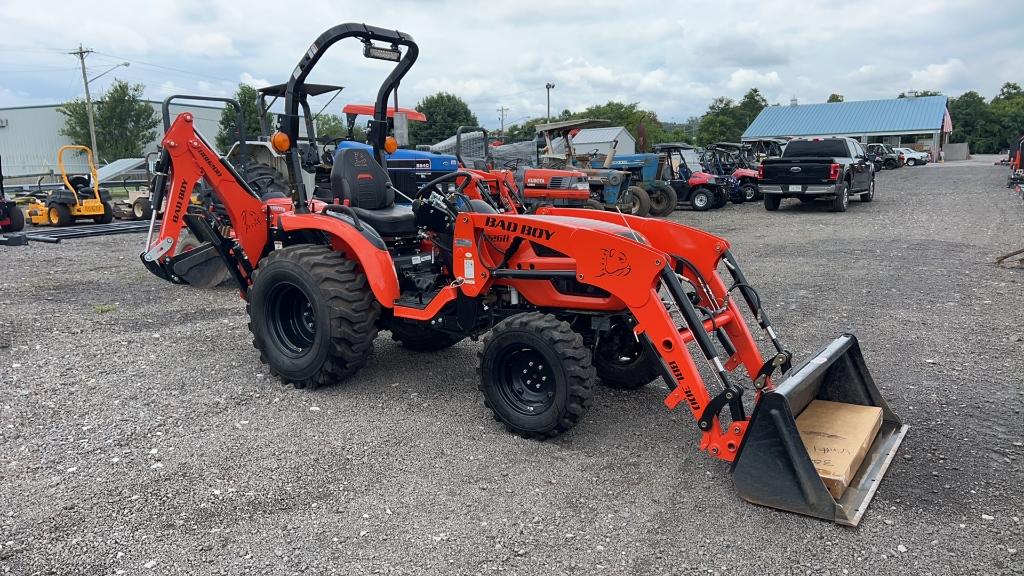 BAD BOY 3026H TRACTOR