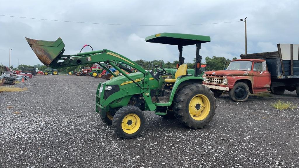 JOHN DEERE 4720 TRACTOR