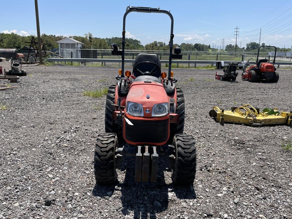 KUBOTA B2620 TRACTOR