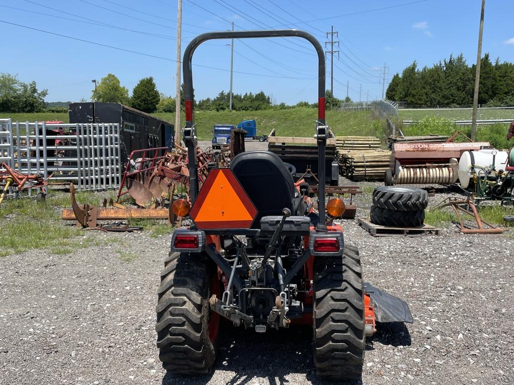 KUBOTA B2601 TRACTOR